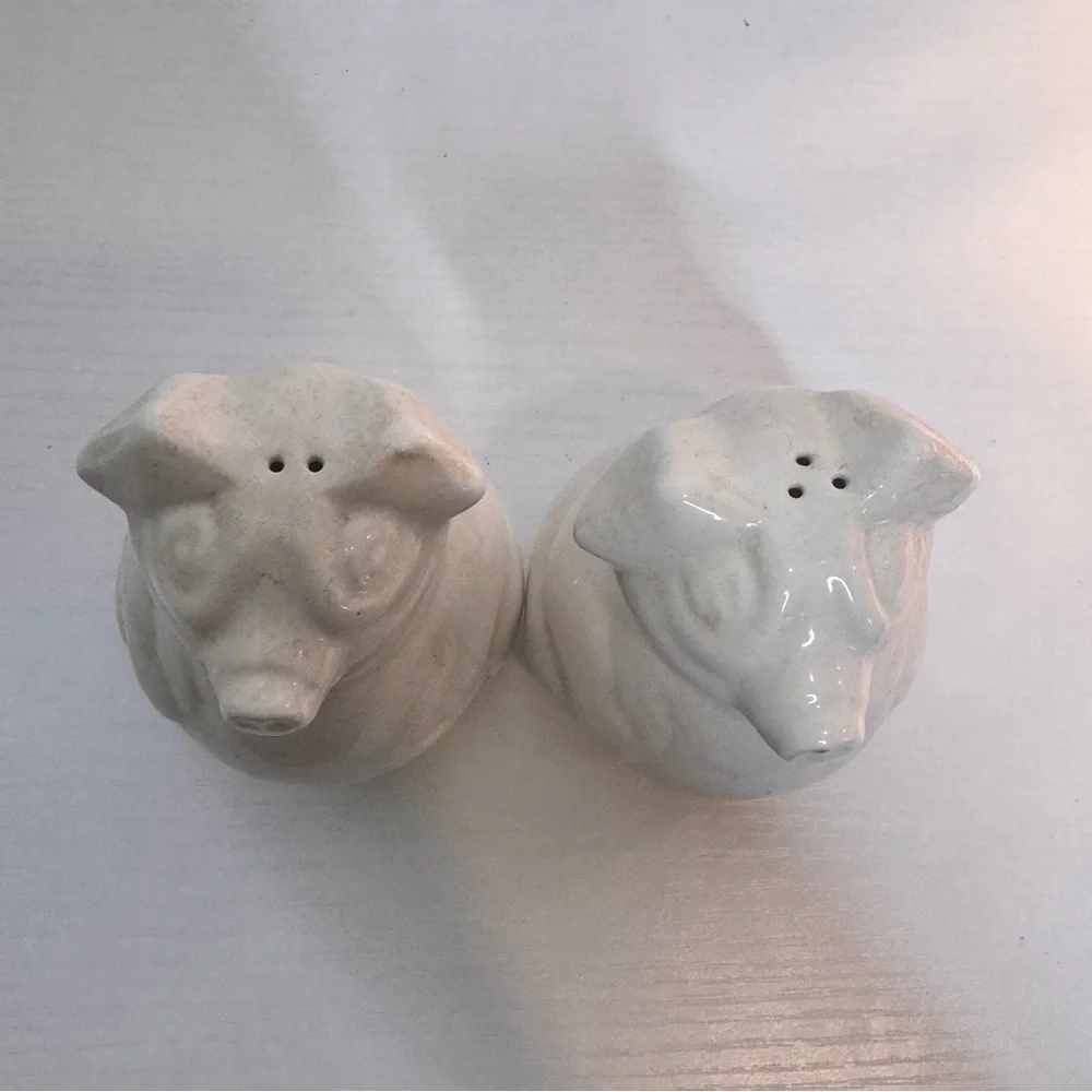 White Vintage Ceramic Pig Salt & Pepper Shakers